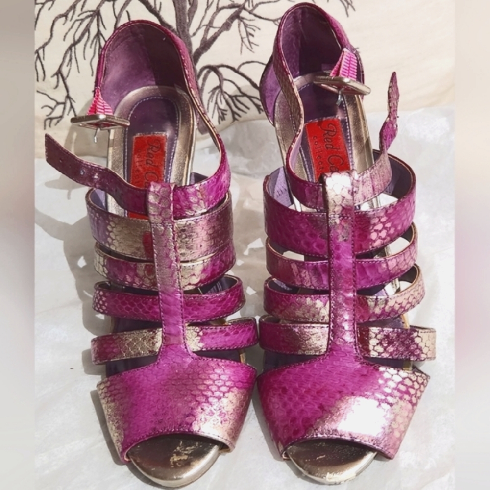 3/$25 Red Carpet Collection Size 36, US6 Genuine leather Snake Upper. EUC.